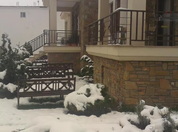 έβενος * Káto Loutrákion